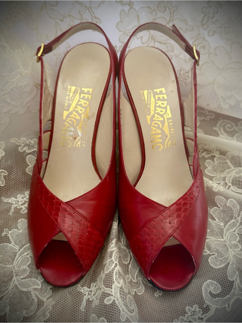 FERRAGAMO Red Leather Slingback Heels with Textured Panels - Picture 2 of 10
